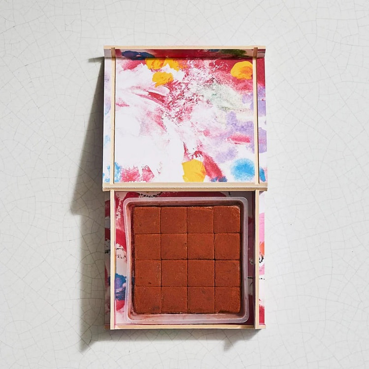 MAISON CACAO  生チョコレートシャンパン   16粒入,冷凍30日間、お届けまでに1週間かかります