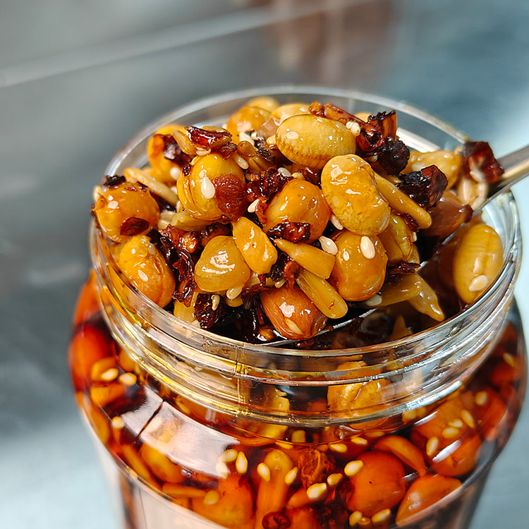 Oil chili sauce 240g per bottle 240 g