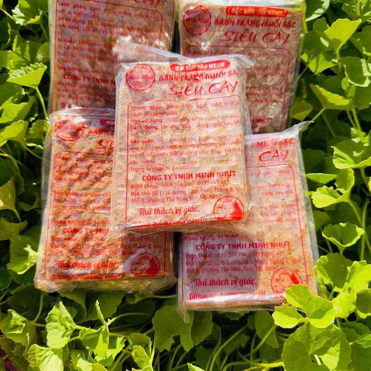 Combo of 5 packs of super spicy salted rice paper 1 pack