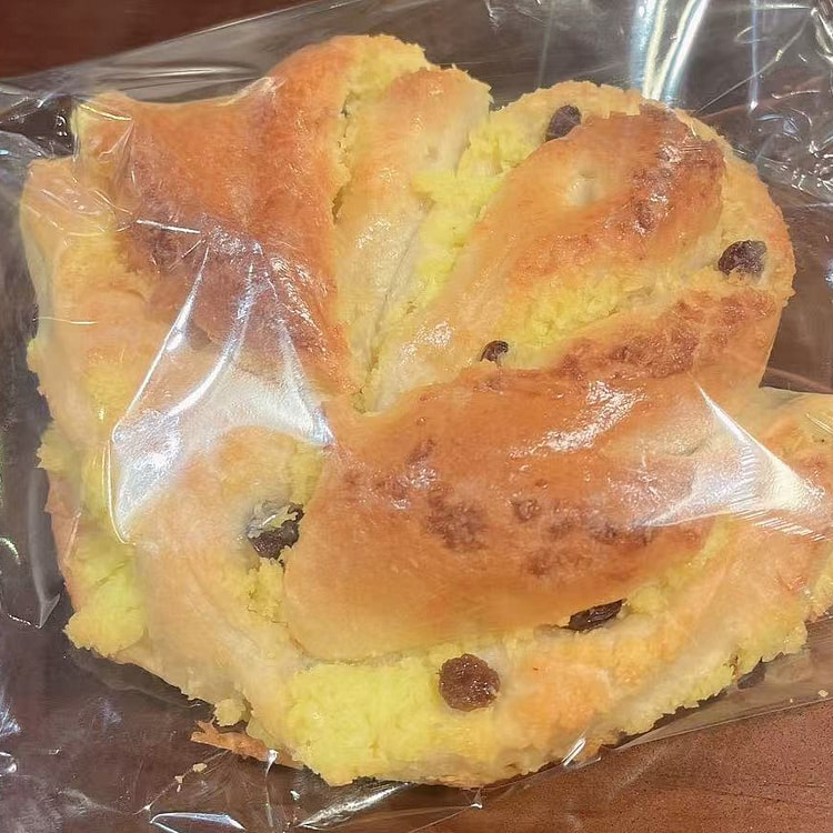 Coconut Raisin Bun 1 count