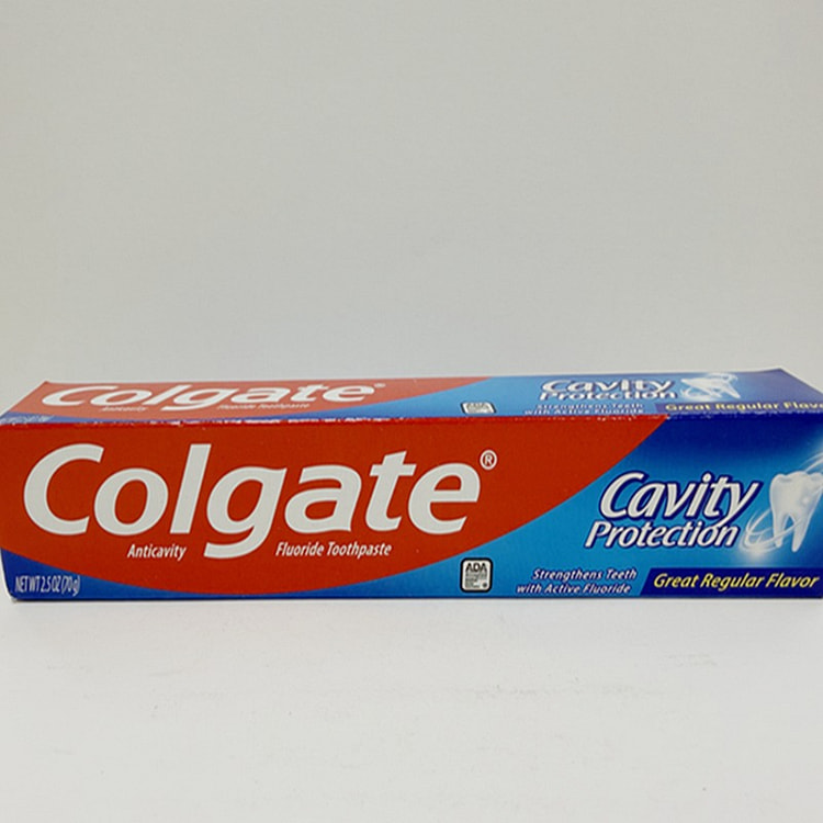 Colgate Fluoride Toothpaste 70g (2.5 oz) 1 each