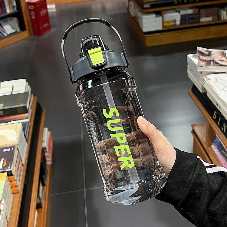 超大容量1.5L太空杯吸管杯子 1 份