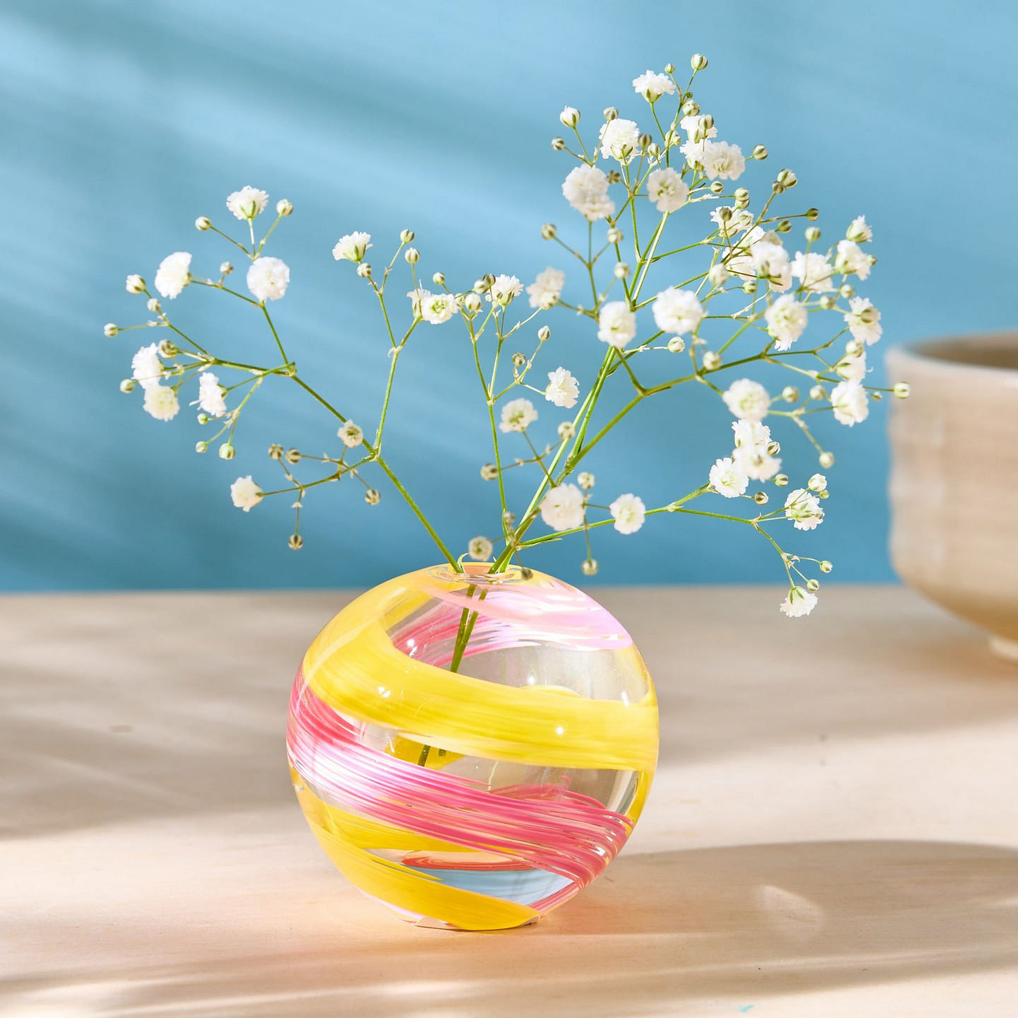 Sakura Breeze Ichirin Zashi Vase 325 g