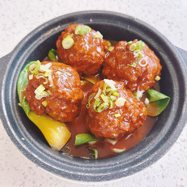 Stewed Meatball w/ water chestnuts 2pcs 1 each
