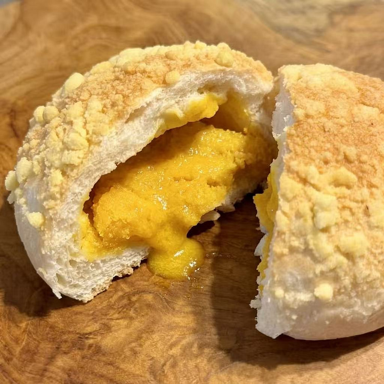 Salted Egg Yolk Lava Bun 1 count