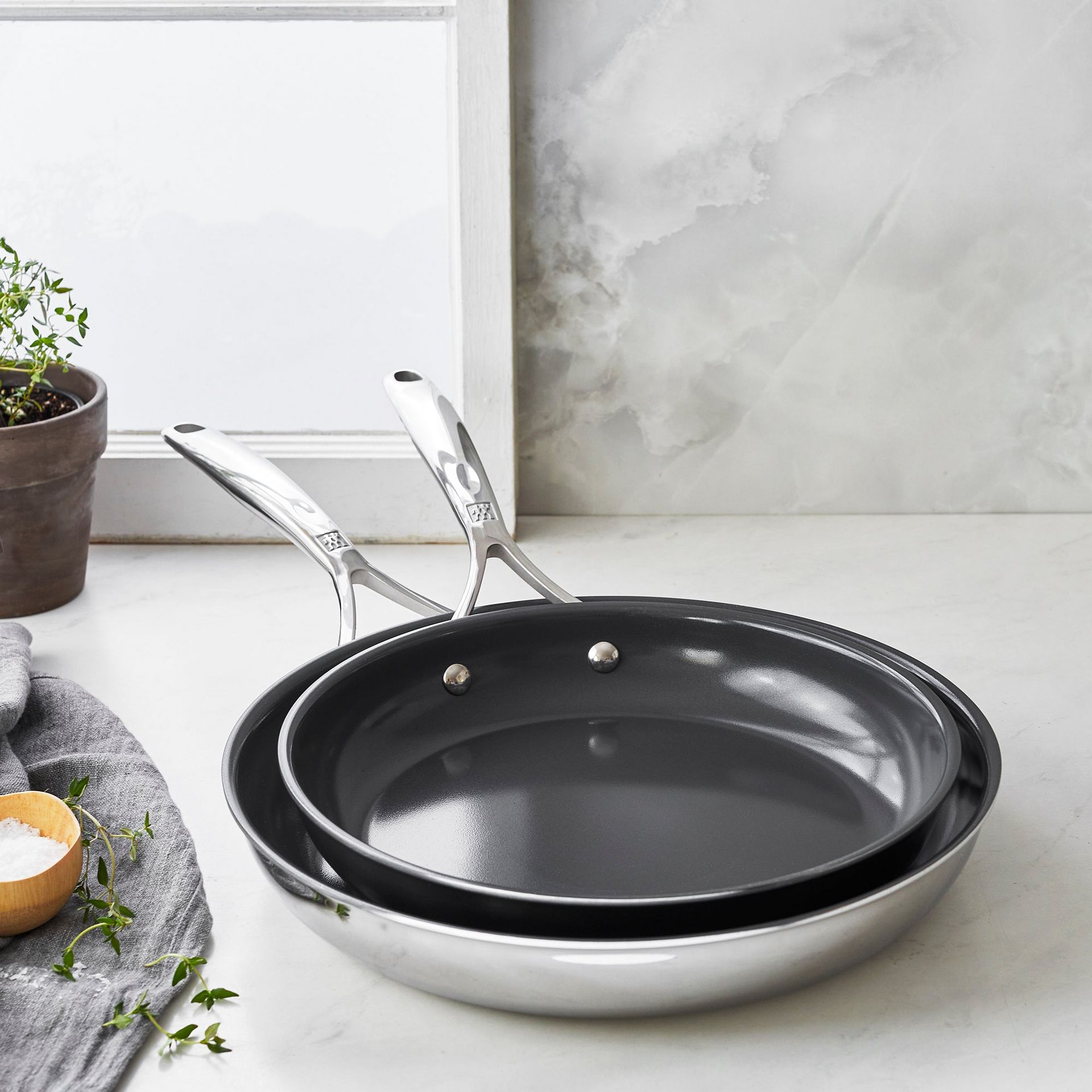 ZWILLING 2-pc Stainless Steel Nonstick set 1 phần