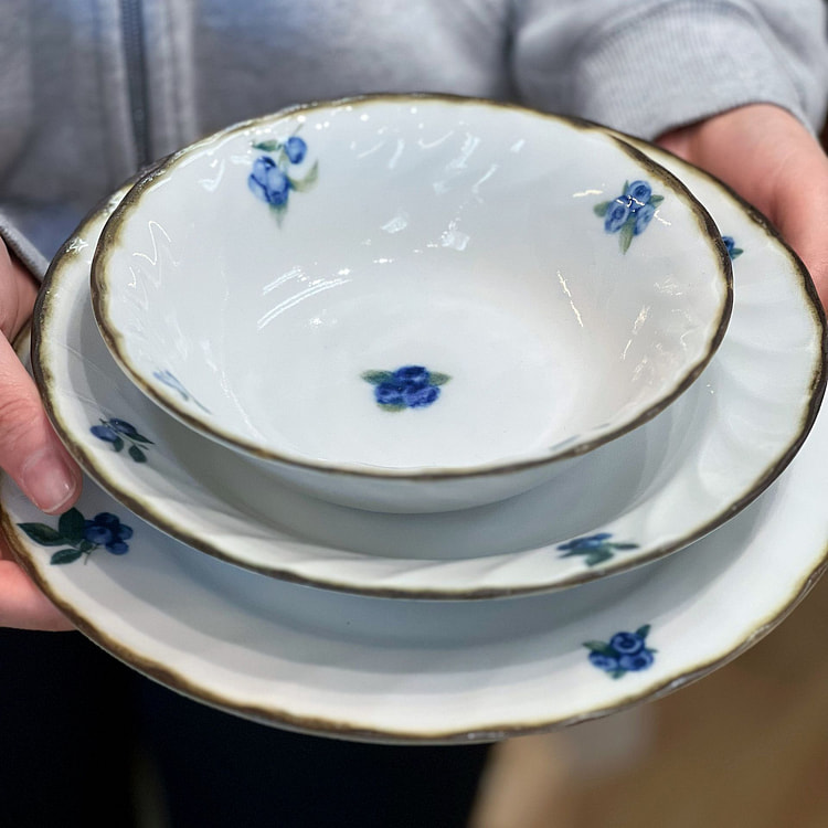Mino ware Blue Berry 17cm Bowl