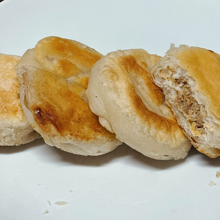 手工猪肉大葱馅饼 (小饼四个)