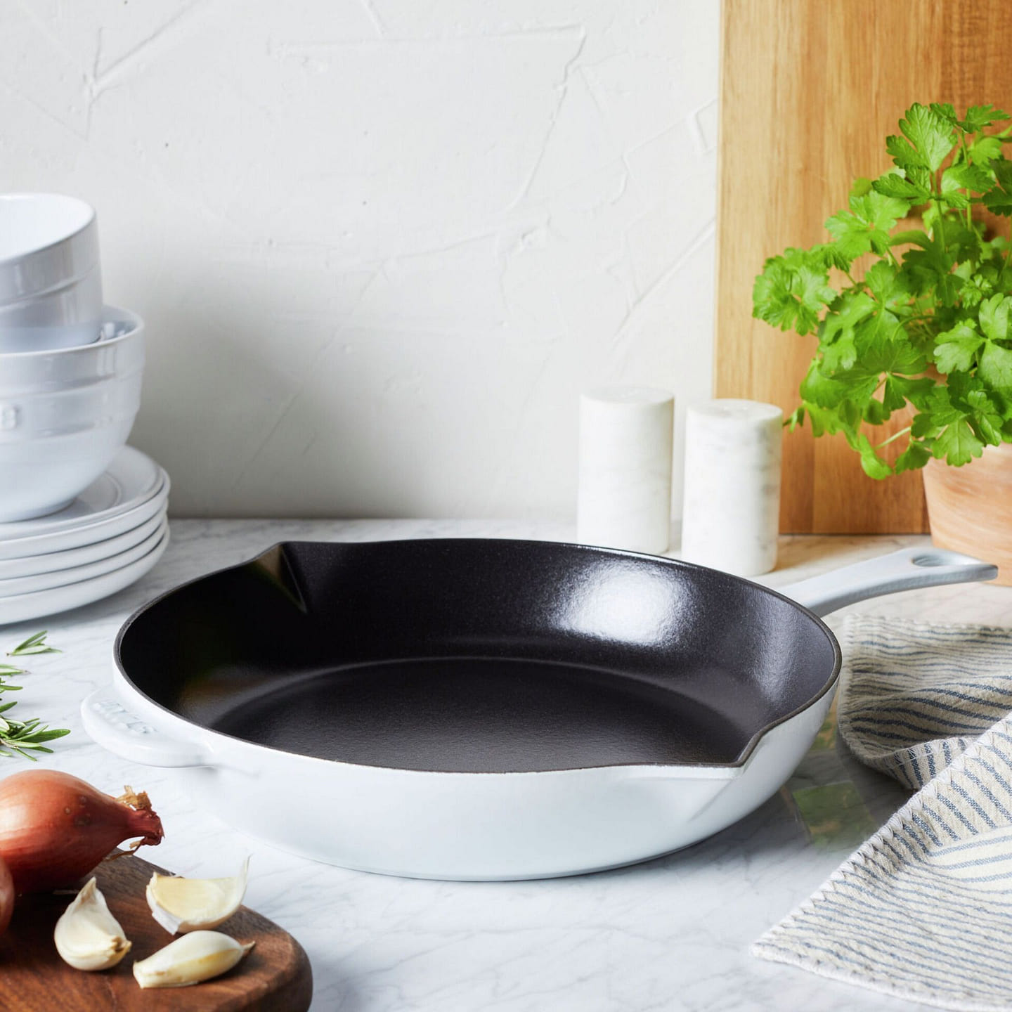 STAUB Cast Iron 10-inch Fry Pan 10-inch / White 1 each