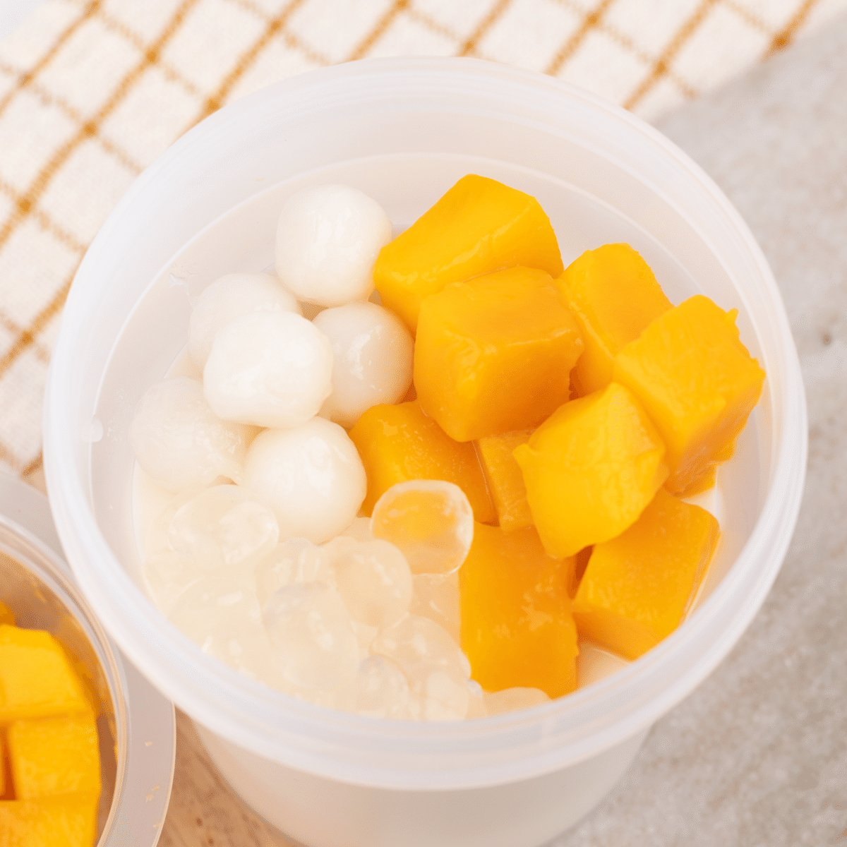 Coconut Jelly w Mango 8 oz