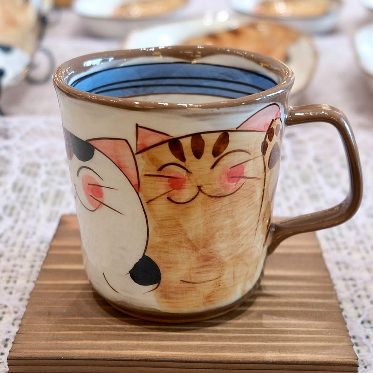 Hasami ware Kitty Mug 300ml- Blue