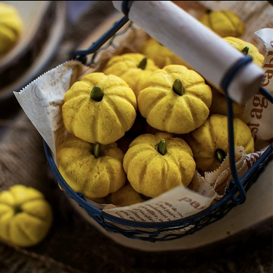 Xi'er Handwritten Halloween Pumpkin Biscuits 8 gift box