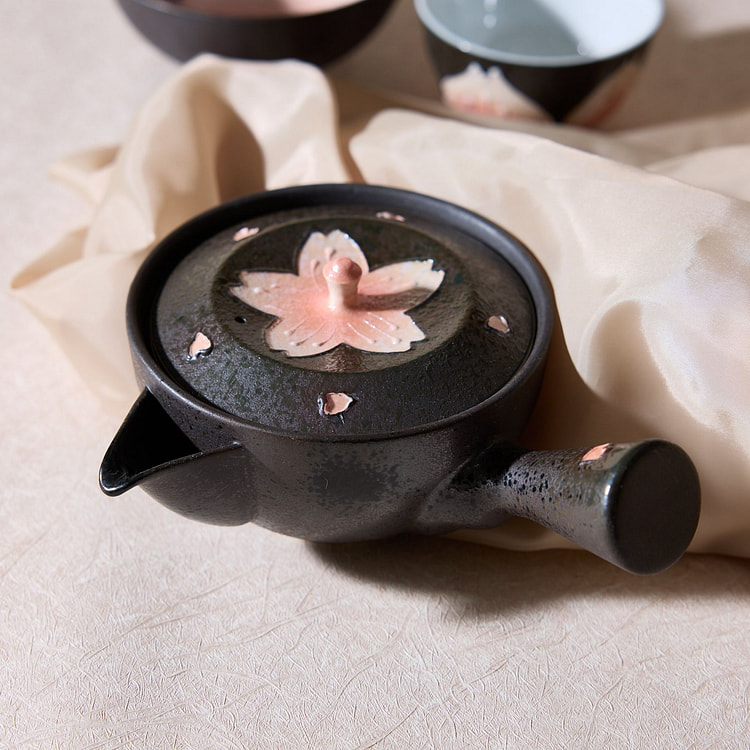 波佐见烧樱花茶壶