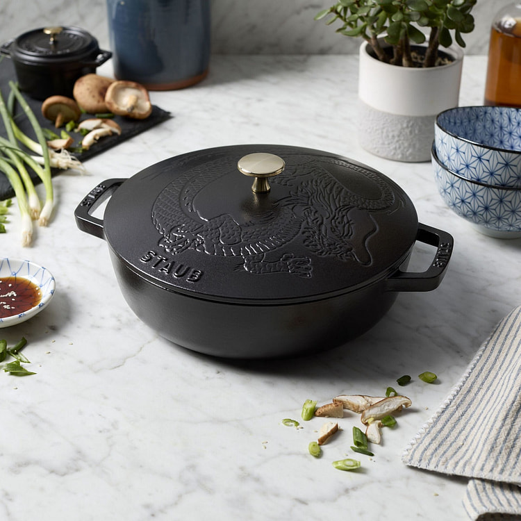 【龙年限定】Staub 铸铁锅 2.5 夸脱 黑色