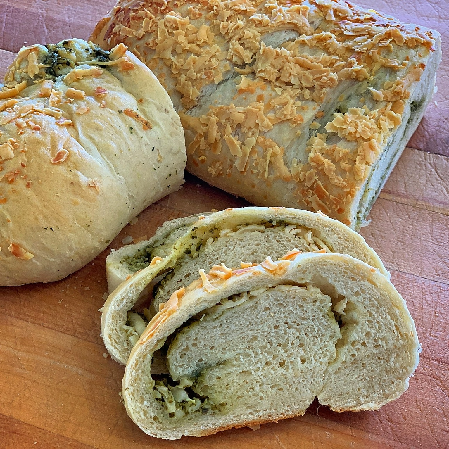 Freshly Baked Asiago Pesto Bread Half Loaf 1 lb. in weight 1 個