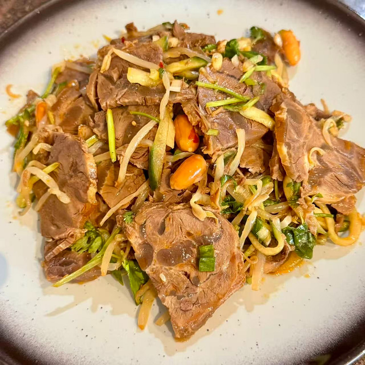 Cold Beef Shank Salad 300g 1 each