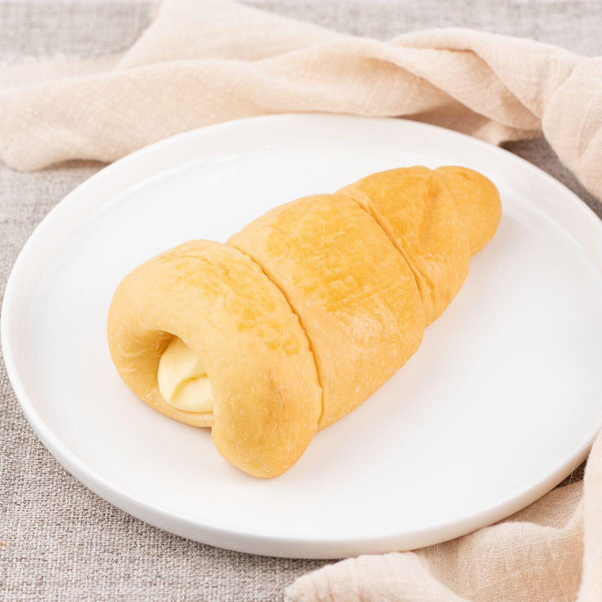 Bread cones w/ butter cream (dessert/cake/bread) 1 each