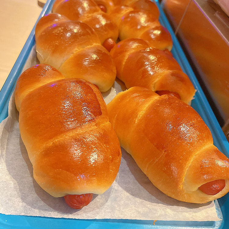 热狗火腿面包 1 个