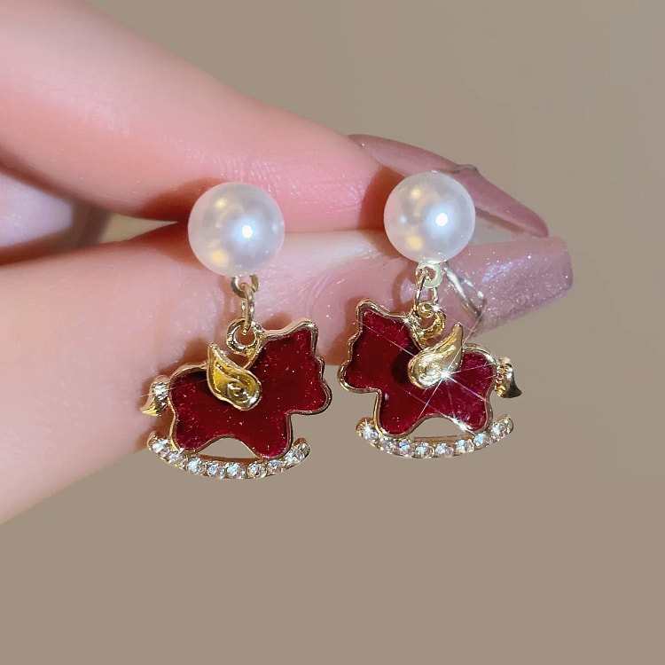 本命年红色丝绒小马珍珠耳环1对 50 克