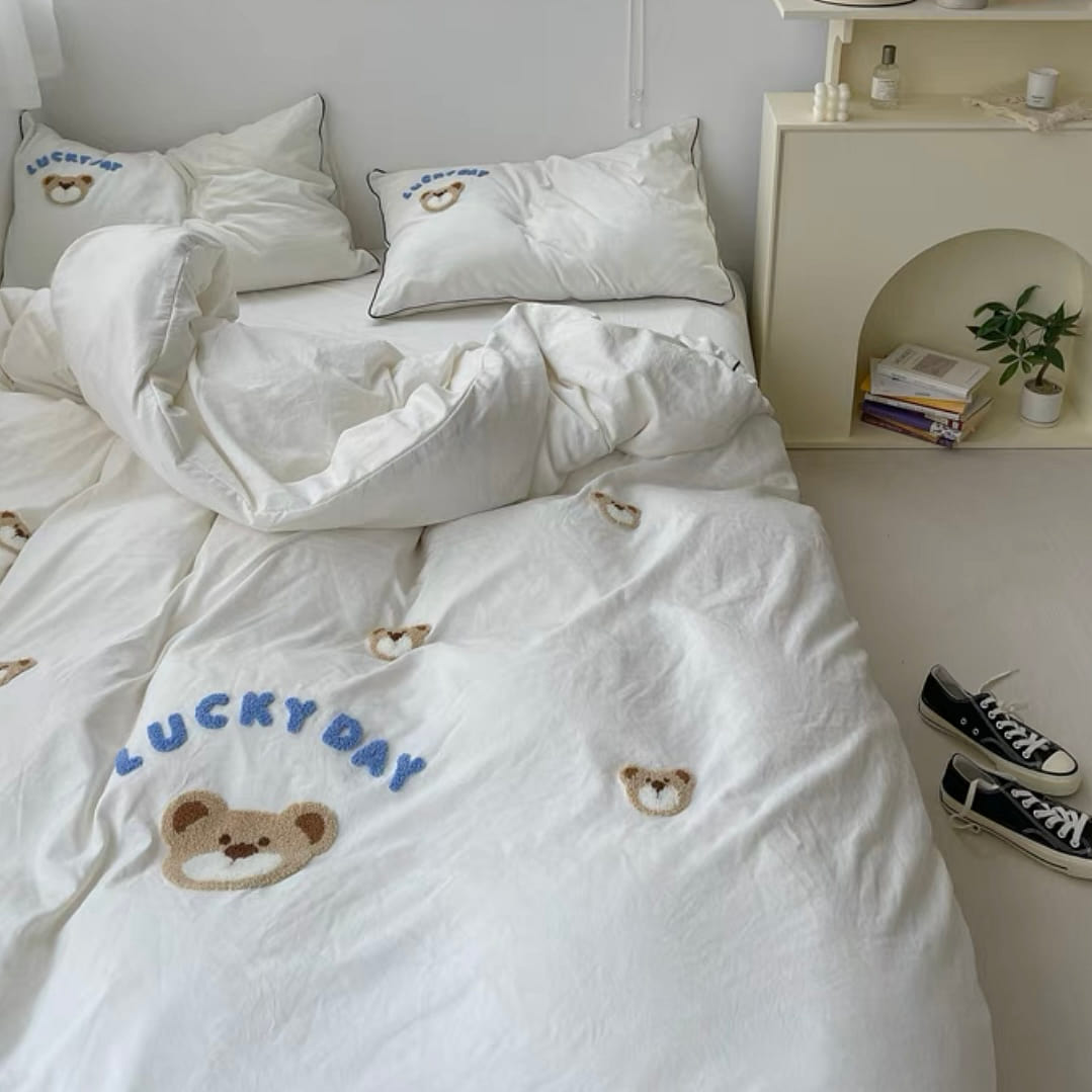 LULLABUY Cute Bear Embroidery Bedding Set White Double Size 2000 g