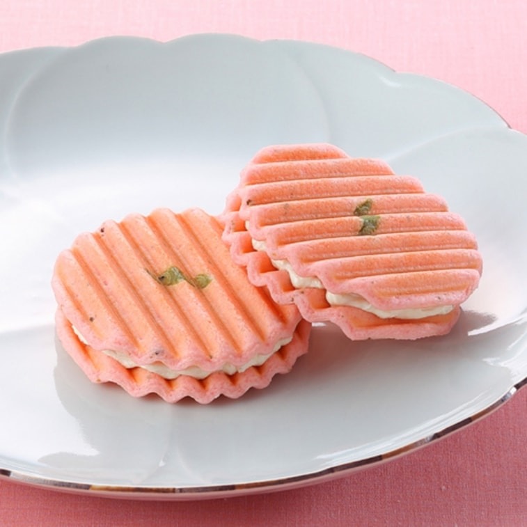 Kitchoan Sakura Waffle 5pc - Weee!