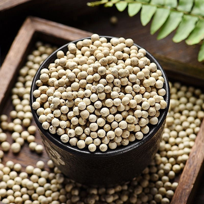 White pepper grains as a seasoning and flavoring 100 g