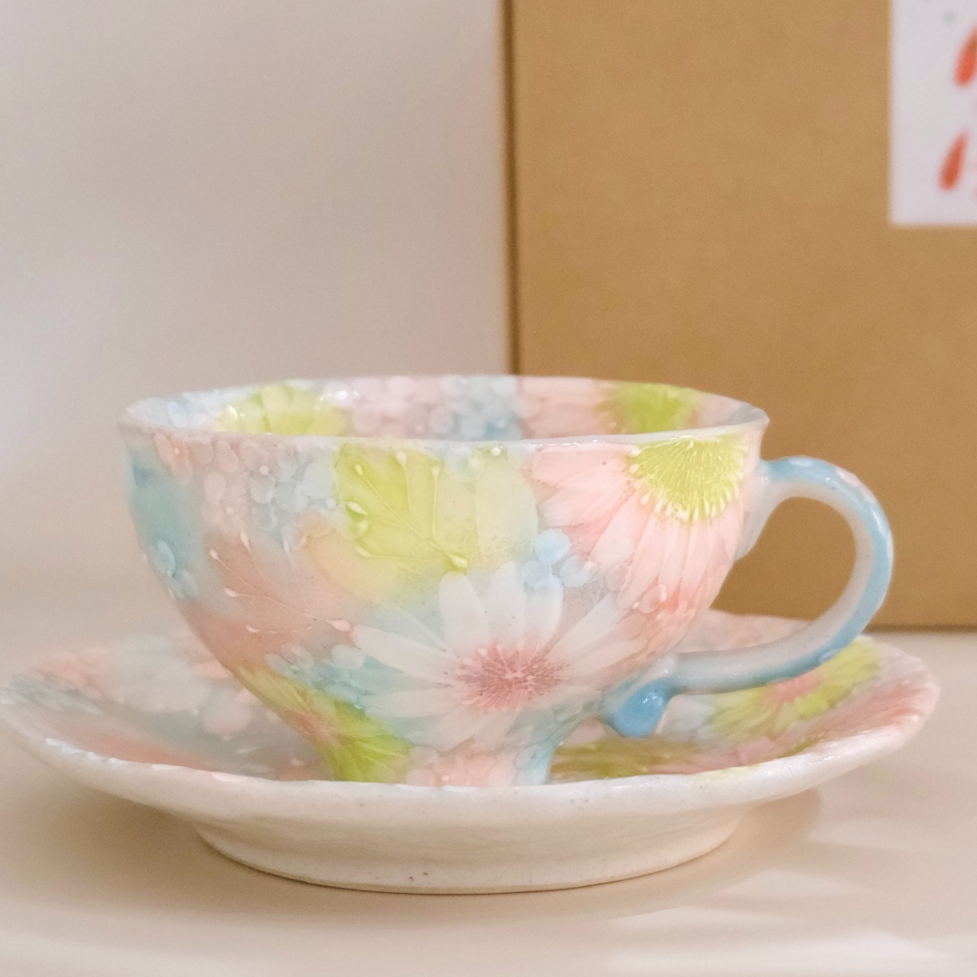Get Yuzuriha Coffee cup set Colored Decorative Flowers (Gift box