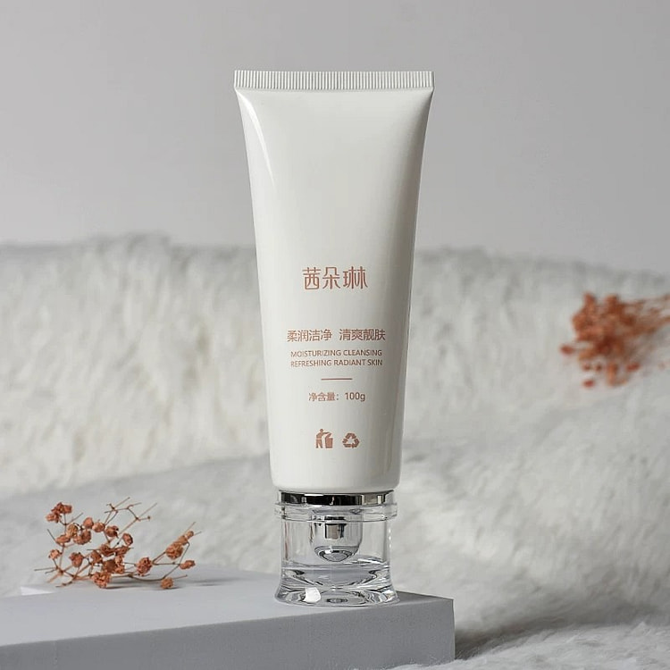 Amino acid facial cleanser cleanses and brightens 100 g