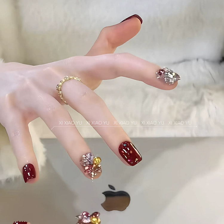 红色亮片彩钻爆闪手工穿戴甲中方18mmS码 20 克