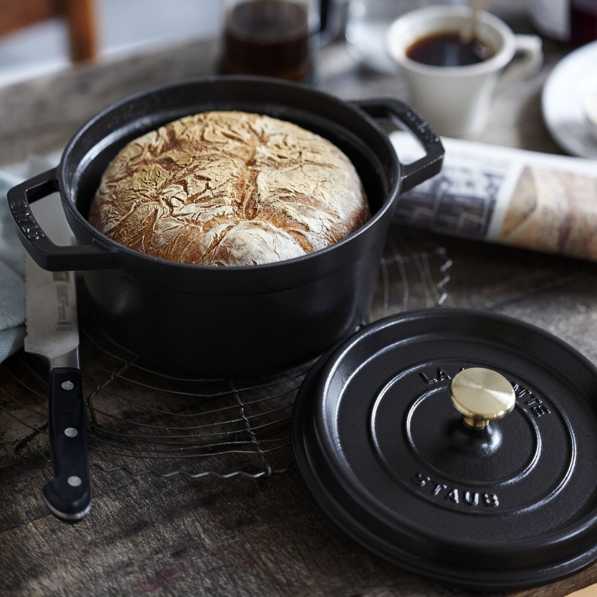 STAUB Cast Iron 4-qt Round Cocotte 4-qt / Black - Weee!