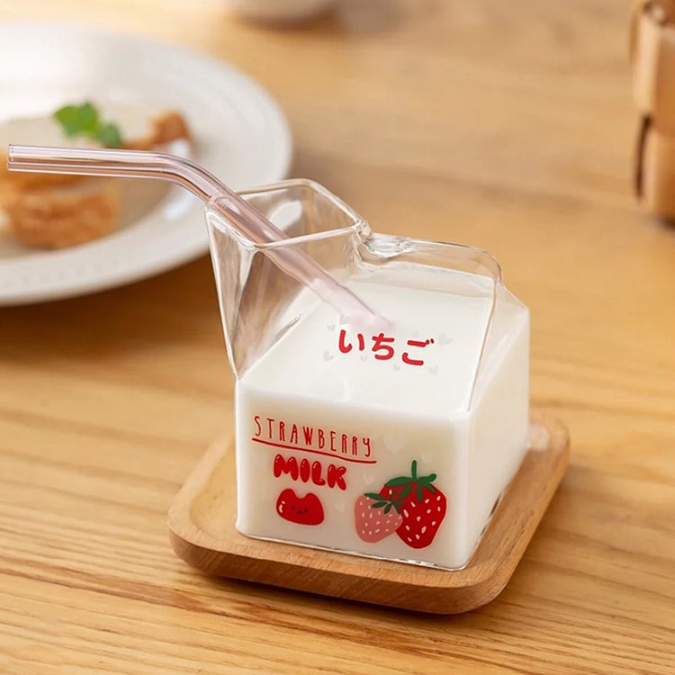 原创日式玻璃牛奶杯带吸管草莓