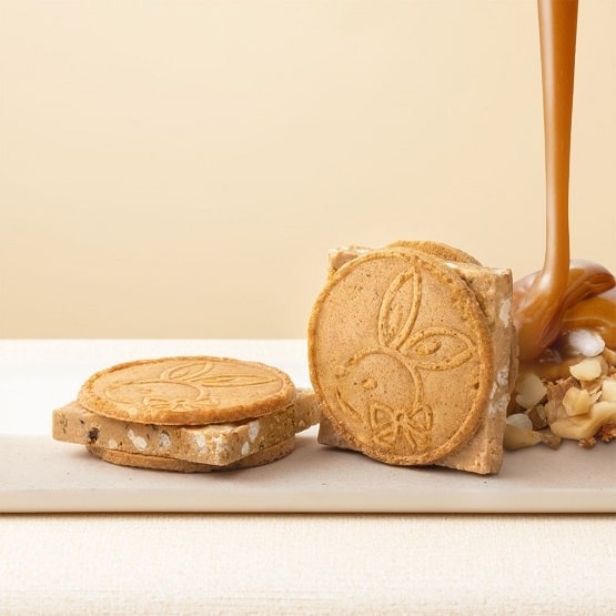Get KAMAKURA GORO Caramel Nuts Chocolate Cookie Sand 10 pcs Get KAMAKURA GORO Caramel Nuts Chocolate Cookie Sand 10 pcs