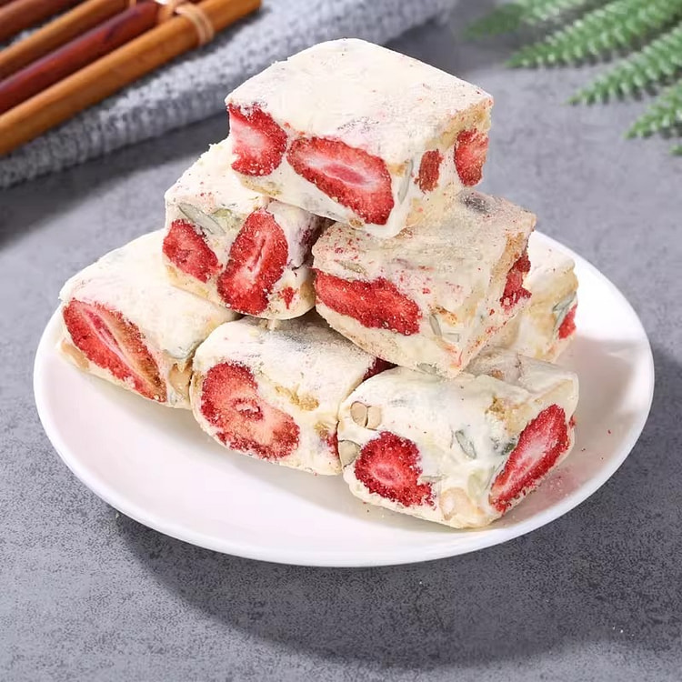网红草莓雪花酥250g手工自制零食ins网红零食 250 克