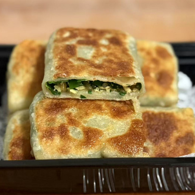 Fried Chinese leek dumpling 2 pieces