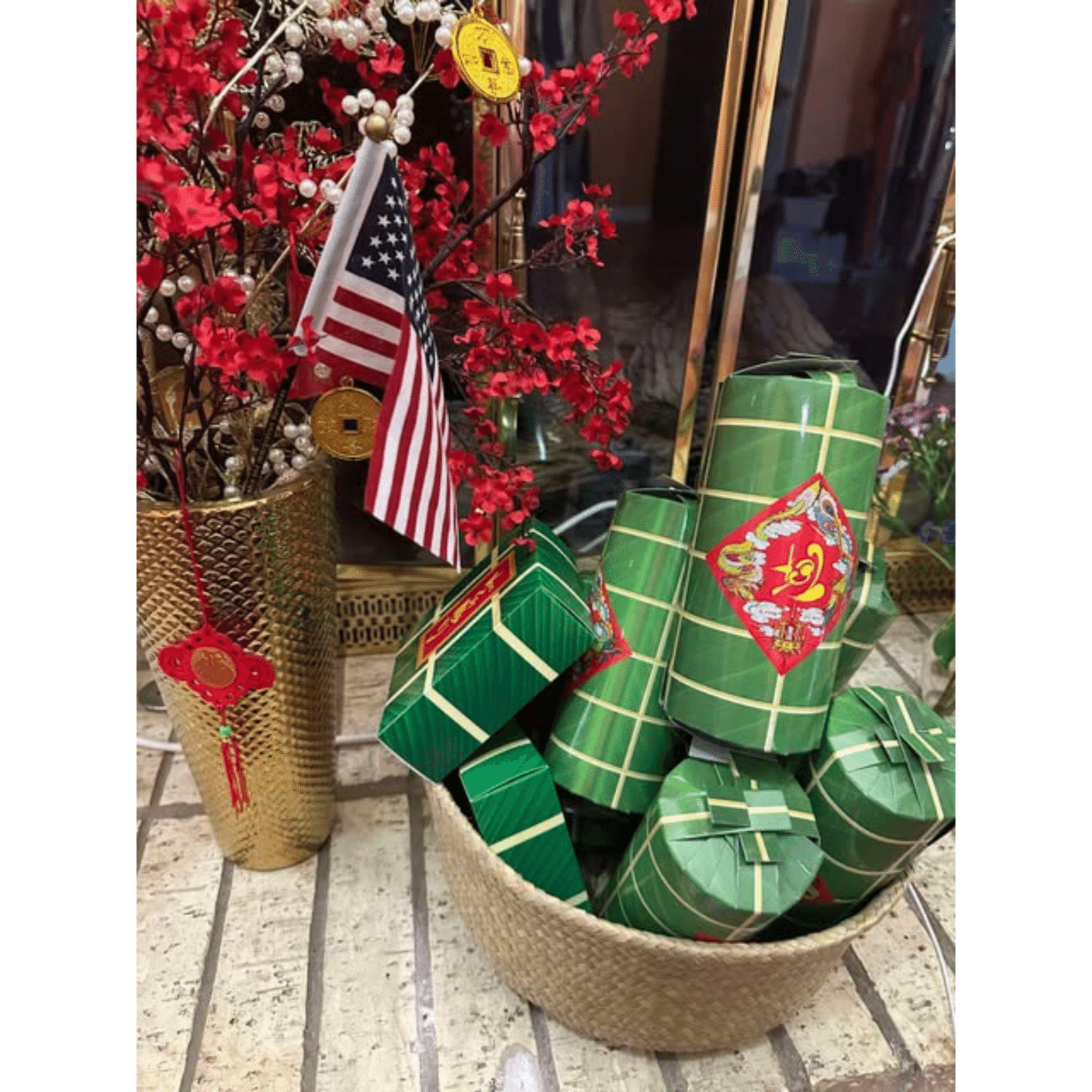 Decoration Set TET05 Banh Chung+Tet (10 Banh) 1 count