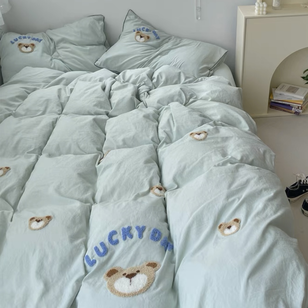 LULLABUY Cute Bear Embroidery Bedding Set Cyan Queen Size 2000 g