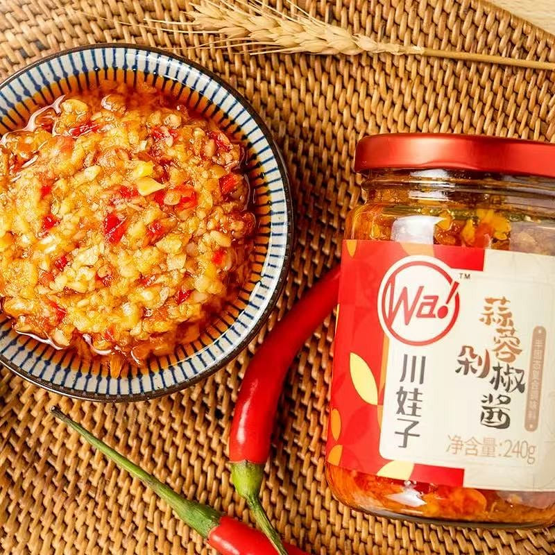Garlic and chopped pepper sauce 240 g