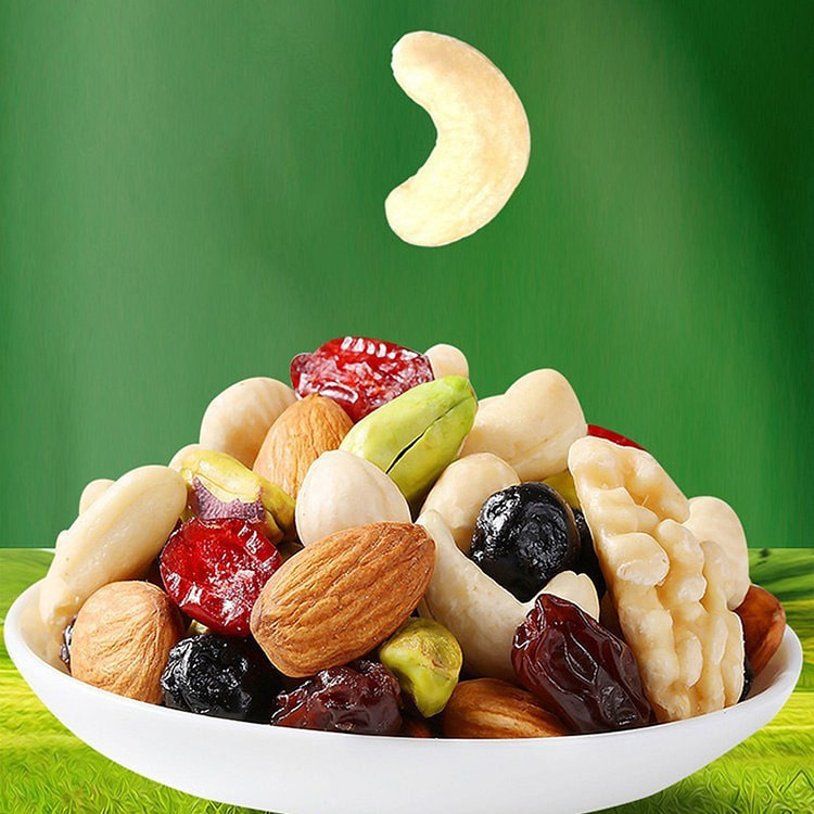 Mixed nuts and dried fruits