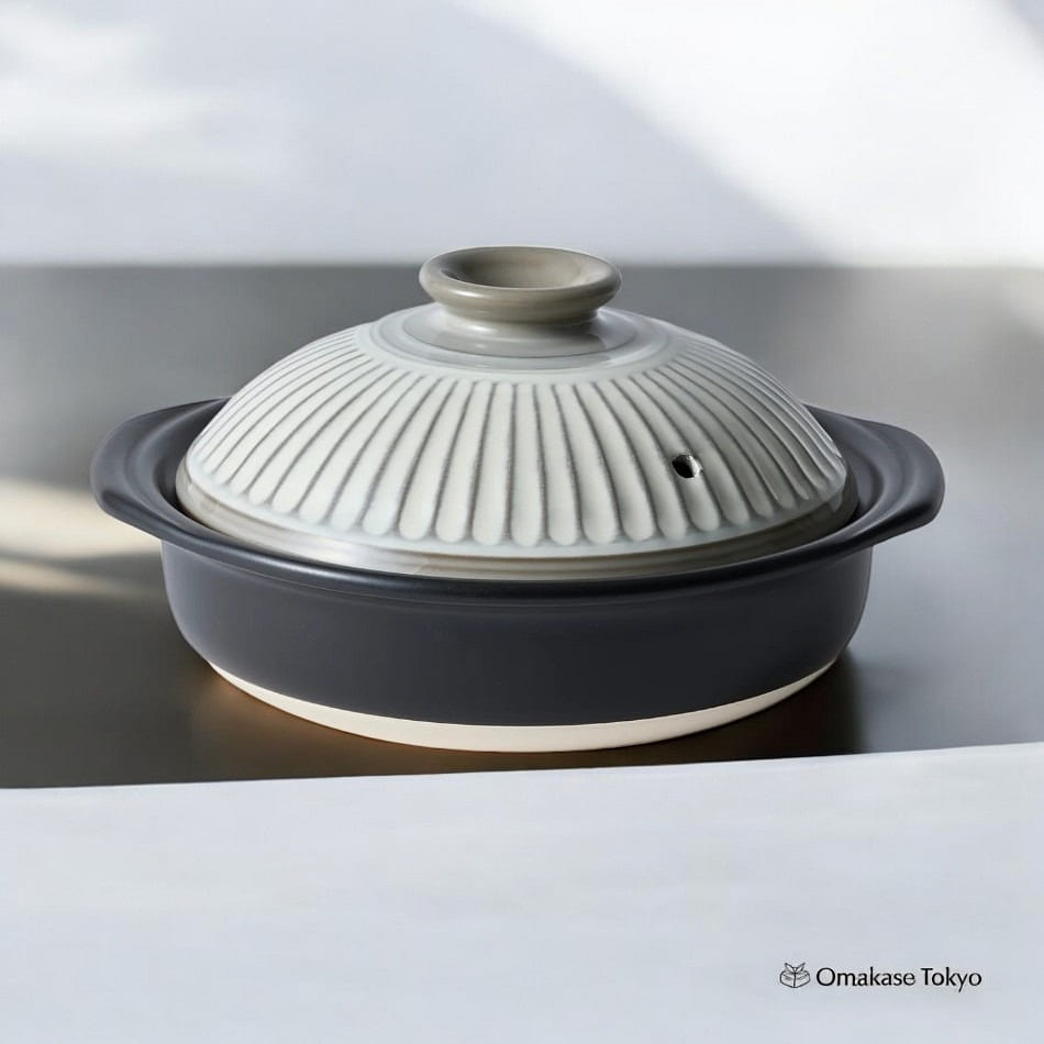 Ginpo Kikka Banko Donabe Japanese Clay Pot White 64.02 oz