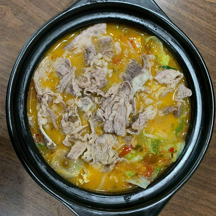 金汤肥牛米线32oz两桶有酸菜（20小时纯骨汤）