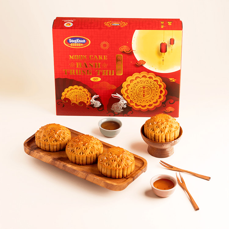 Dong Khanh Moon Cake Assorted Mix Nuts with 2 Salted Egg Yolks, Frozen 29.6