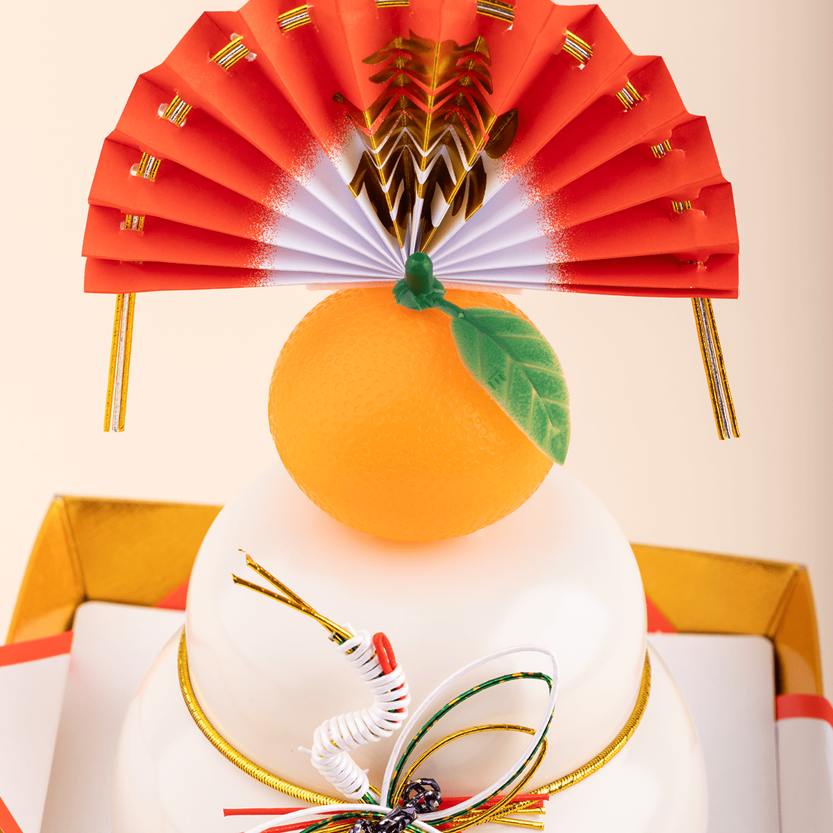 越後の鏡餅 3号 お飾りセット付き 切餅3個入り 66 グラム - Weee!