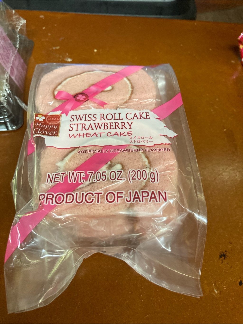 Happy Clover スイスロール ストロベリー味 200 グラム - Weee!