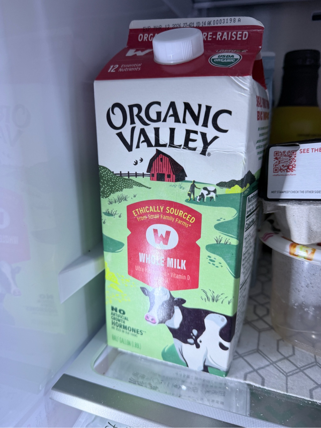 Organic Valley 牛乳 全乳 オーガニックバレー 63.9 fl.oz - Weee!