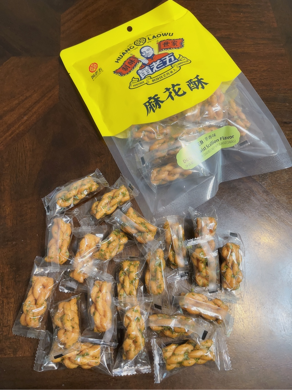 Huang Laowu ﻿小型麻花 葱味 - Weee!