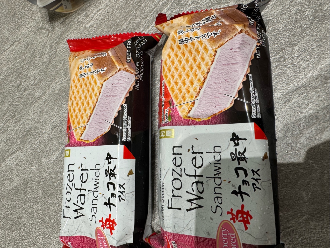 いちごもなかソフトのみ 井村屋 ストロベリー最中アイス 5.07 オンス - Weee!