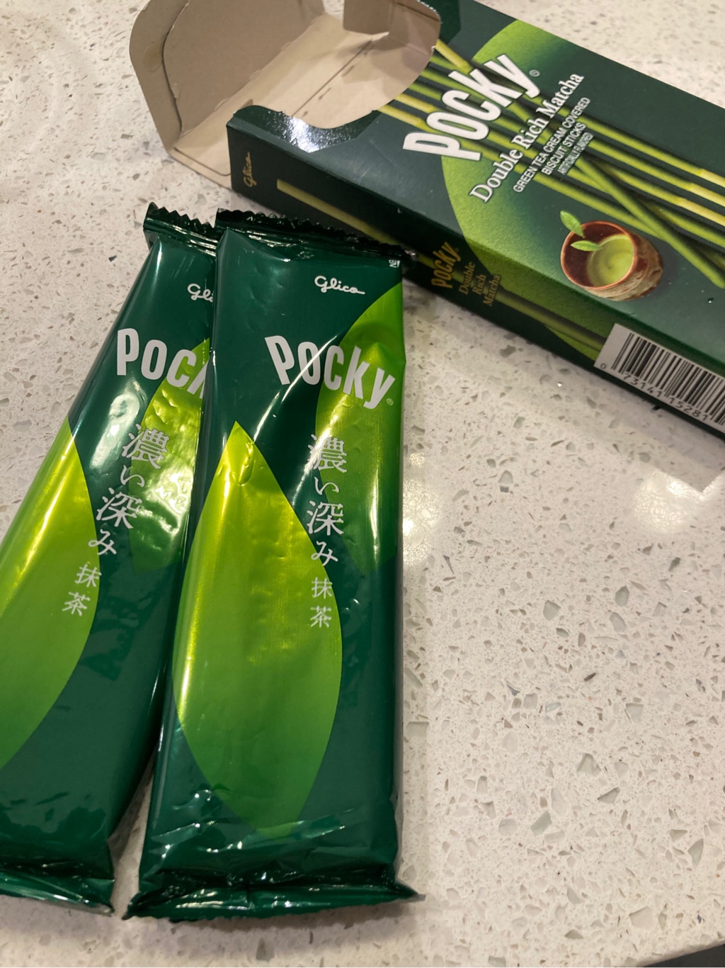 グリコ ポッキー 濃い深み抹茶 40箱 みんなのレビュー：「グリコ ポッキー＜濃い深み抹茶＞」の評判
