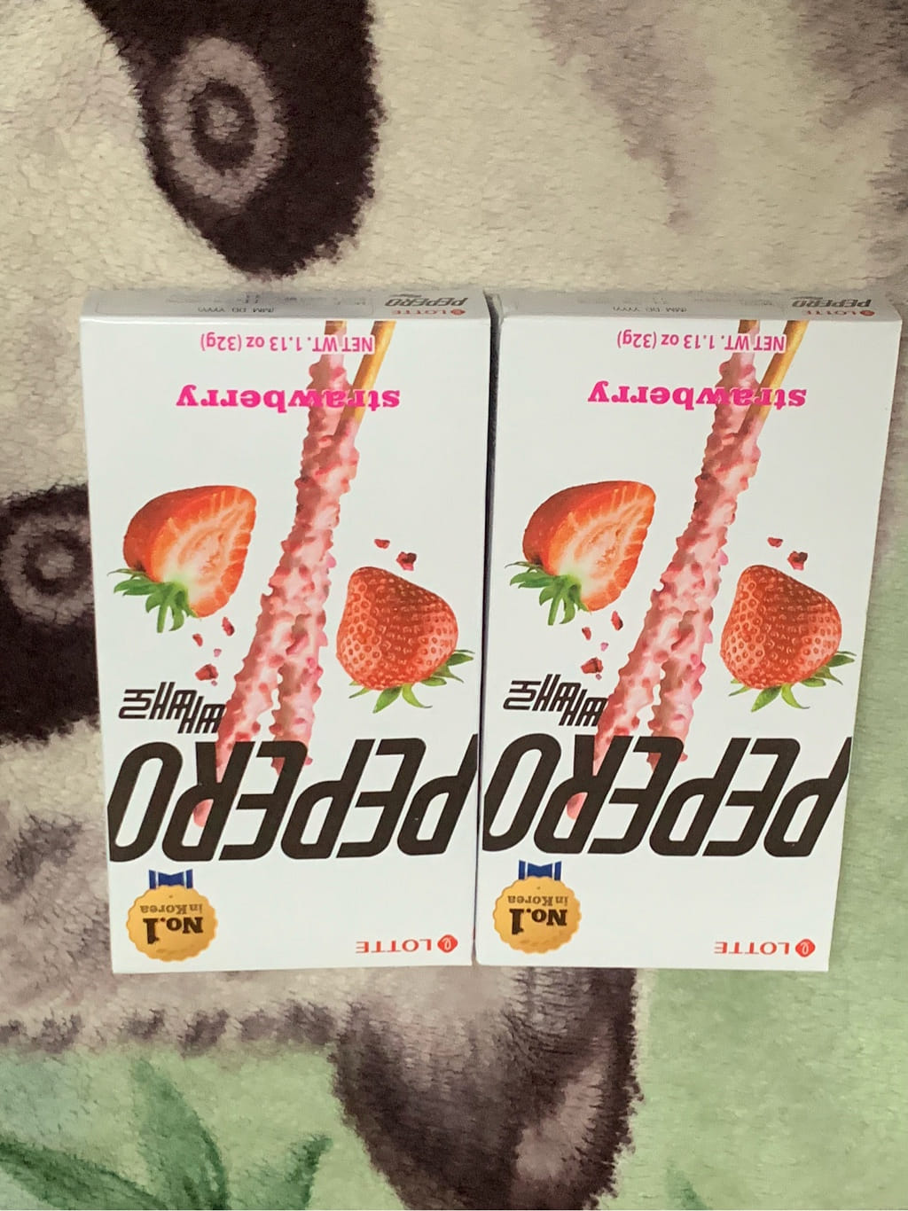 Get Lotte Strawberry Pepero 32 g Delivered | Weee! Asian Market