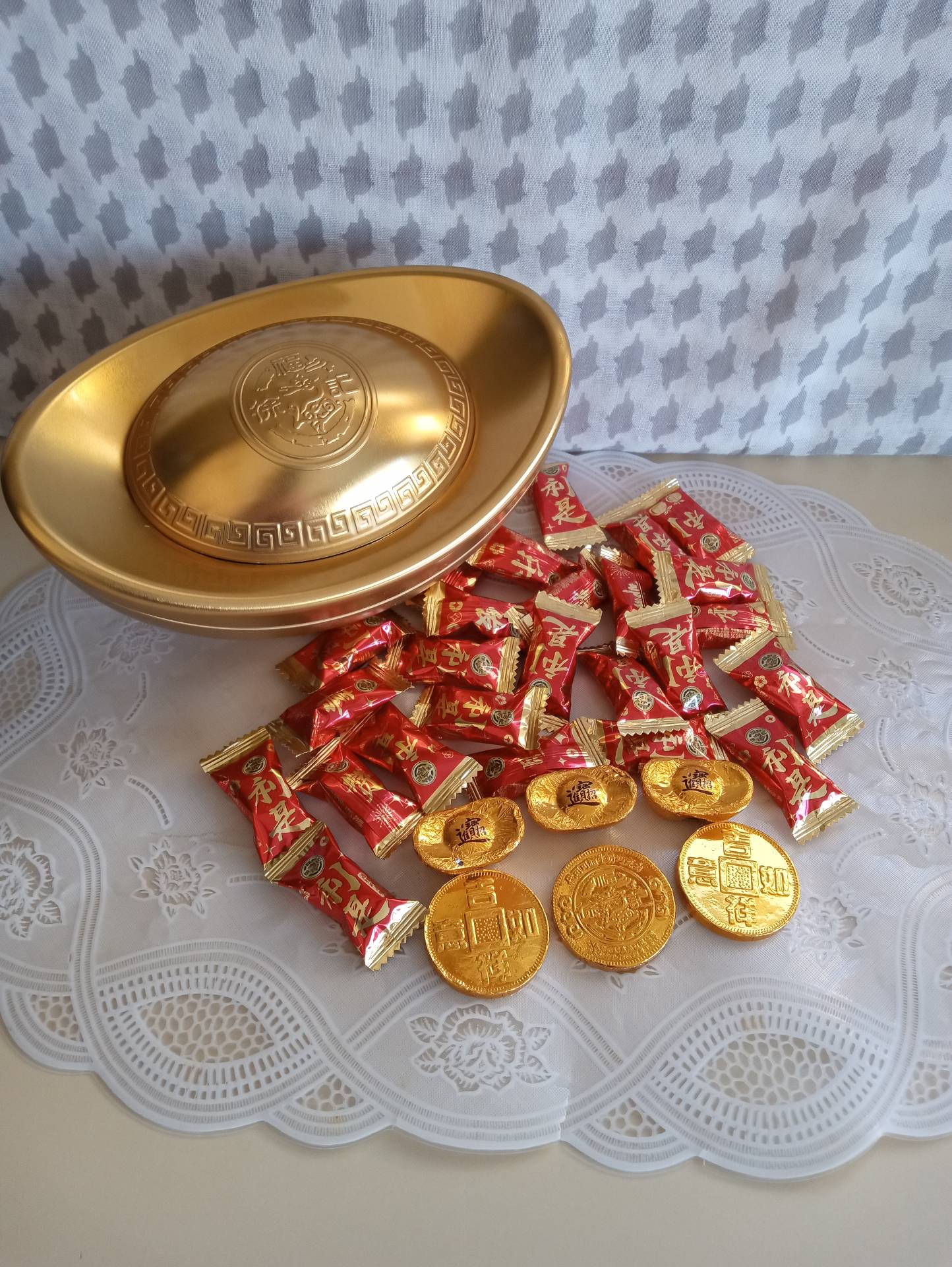 徐福記金元寶型巧克力禮盒新年年貨送禮零食1 份- Weee!