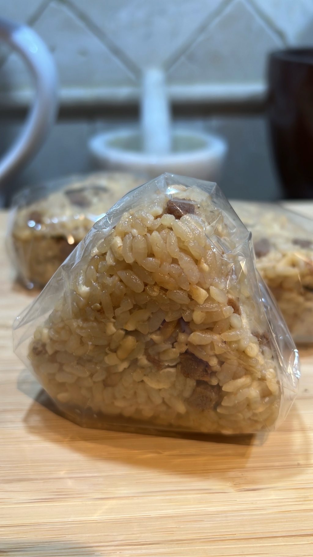 Shirakiku おにぎり 大豆ミート&塩こんぶ 3個入り 8.46 オンス - Weee!